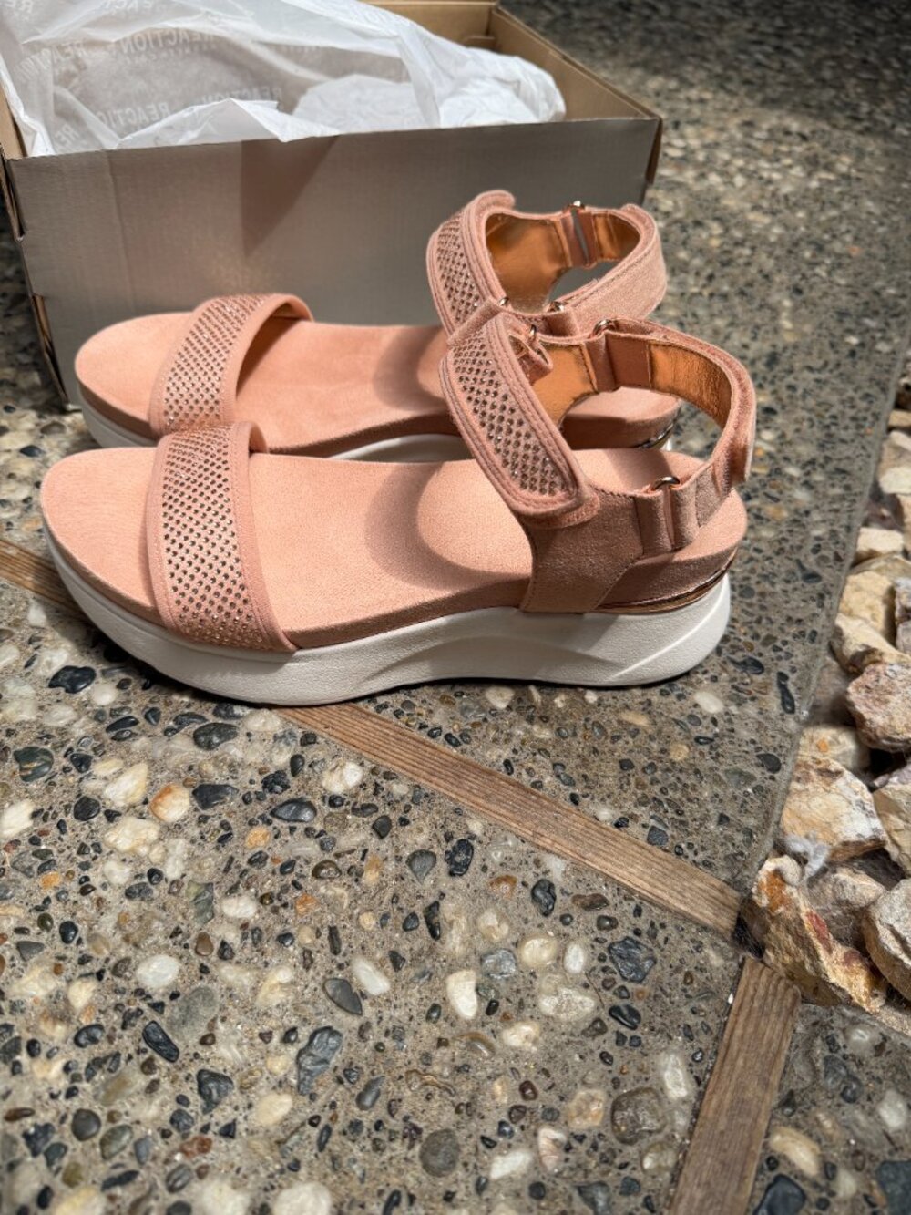 NIB Reaction Kenneth Cole Halsey Ankle Strap Crystal Platform Sandals  - Blush